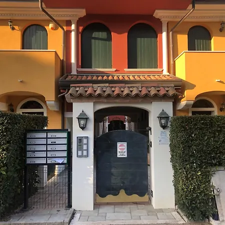 Aceri Rossi Family Apartment